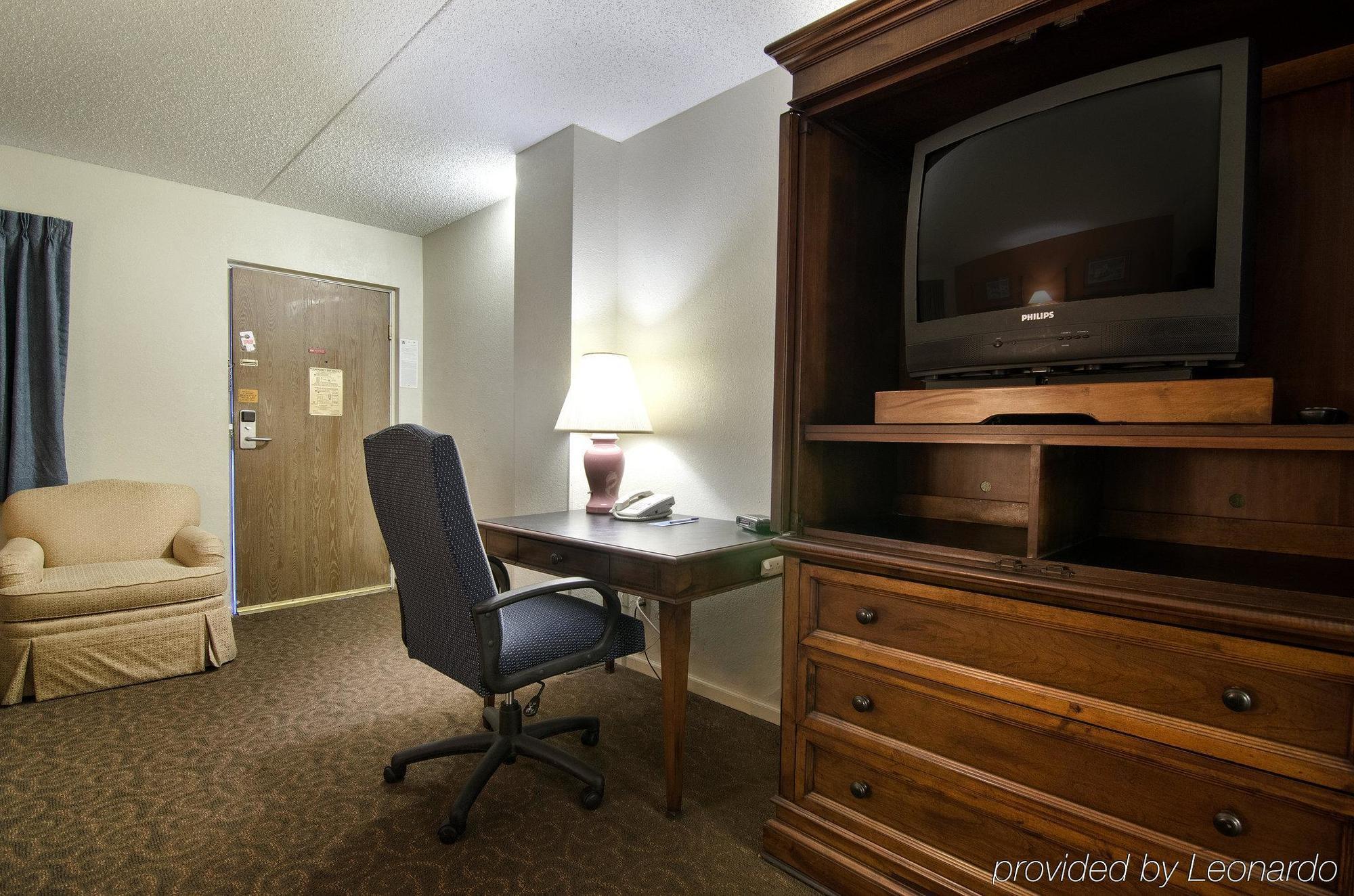 America'S Best Inn And Suites Emporia Kültér fotó