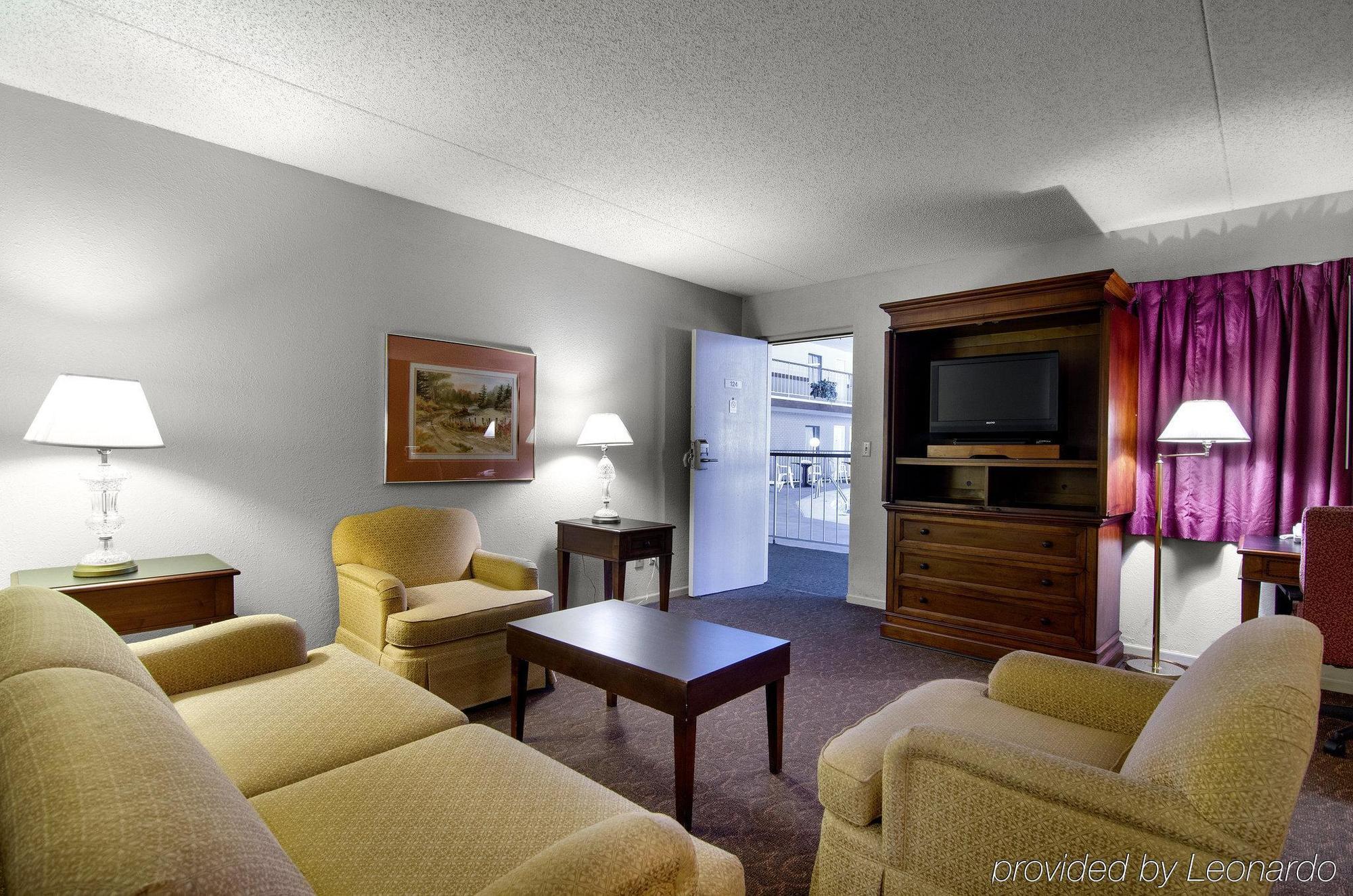 America'S Best Inn And Suites Emporia Kültér fotó