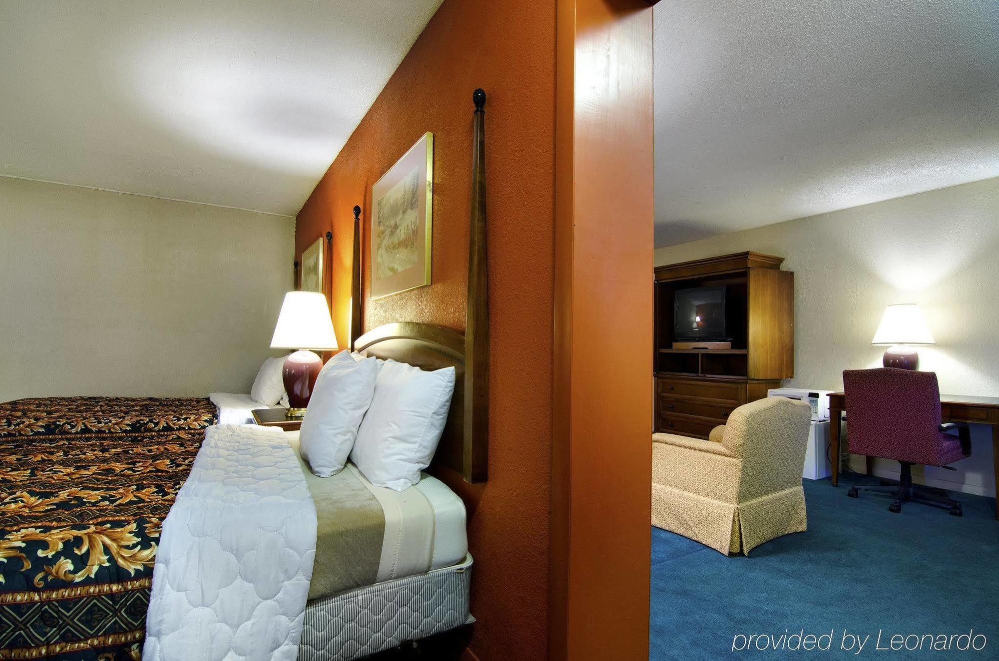 America'S Best Inn And Suites Emporia Kültér fotó