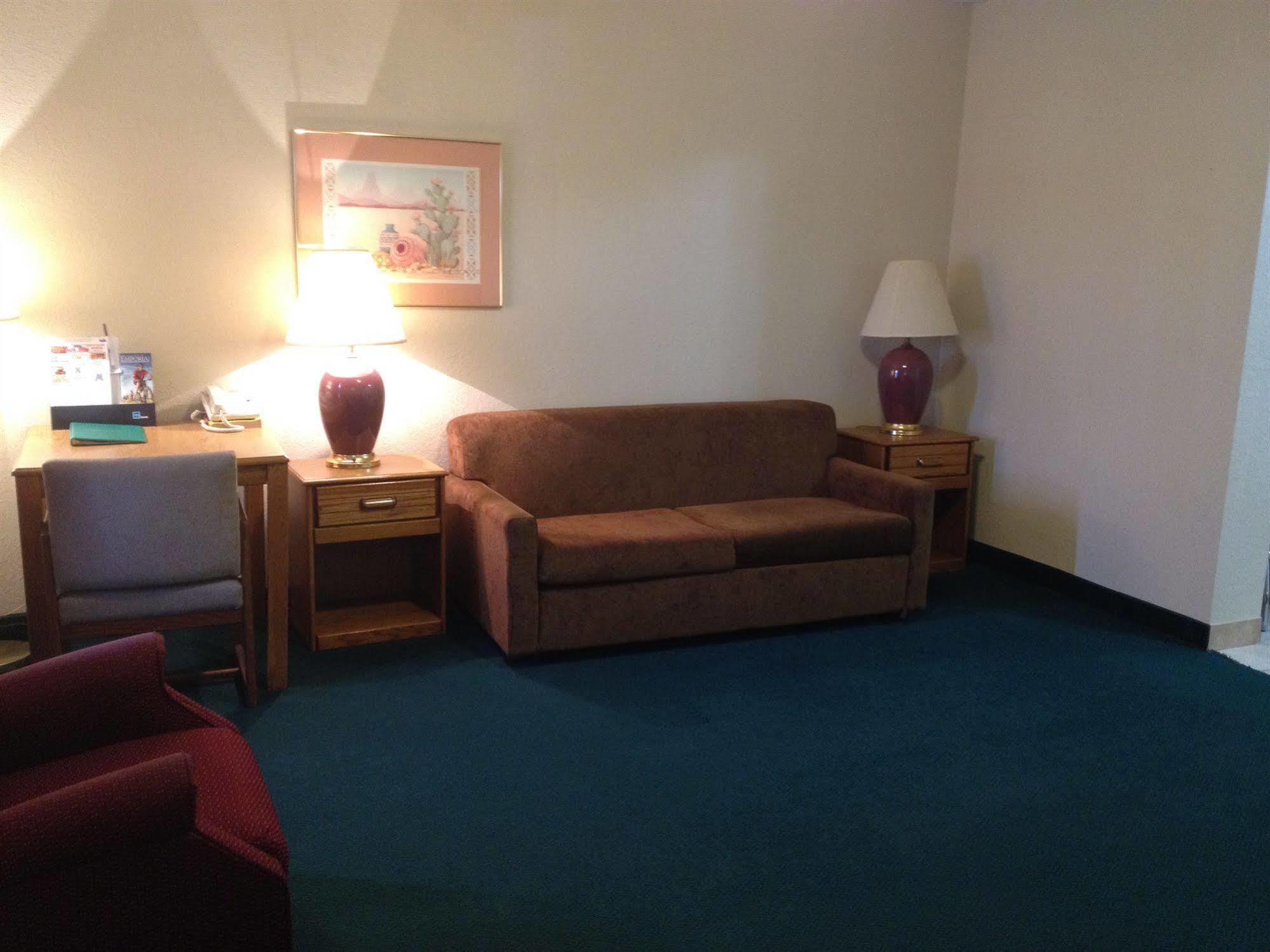 America'S Best Inn And Suites Emporia Kültér fotó