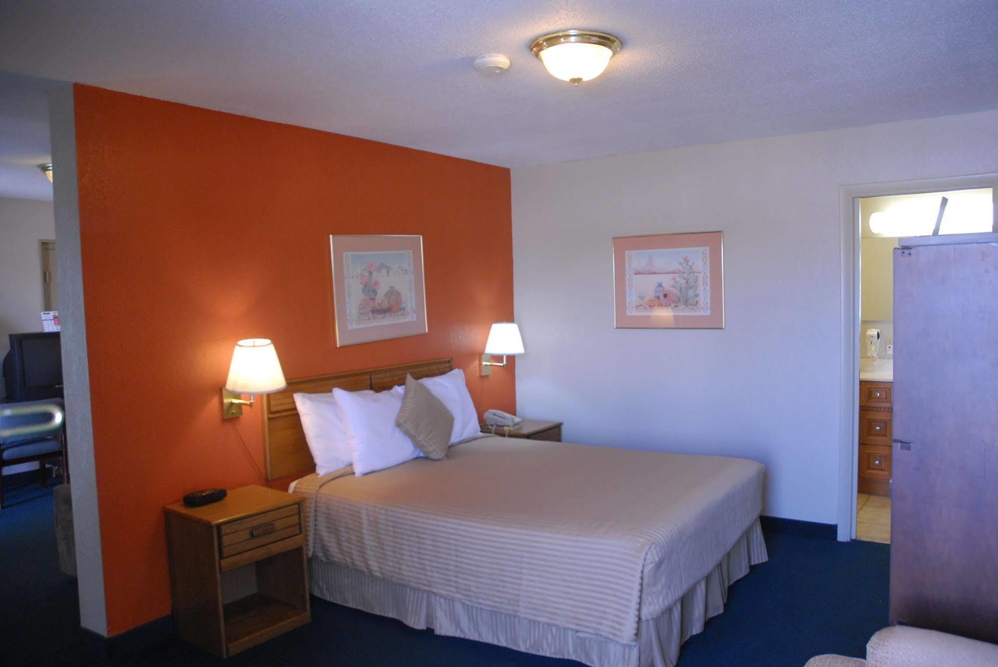 America'S Best Inn And Suites Emporia Kültér fotó