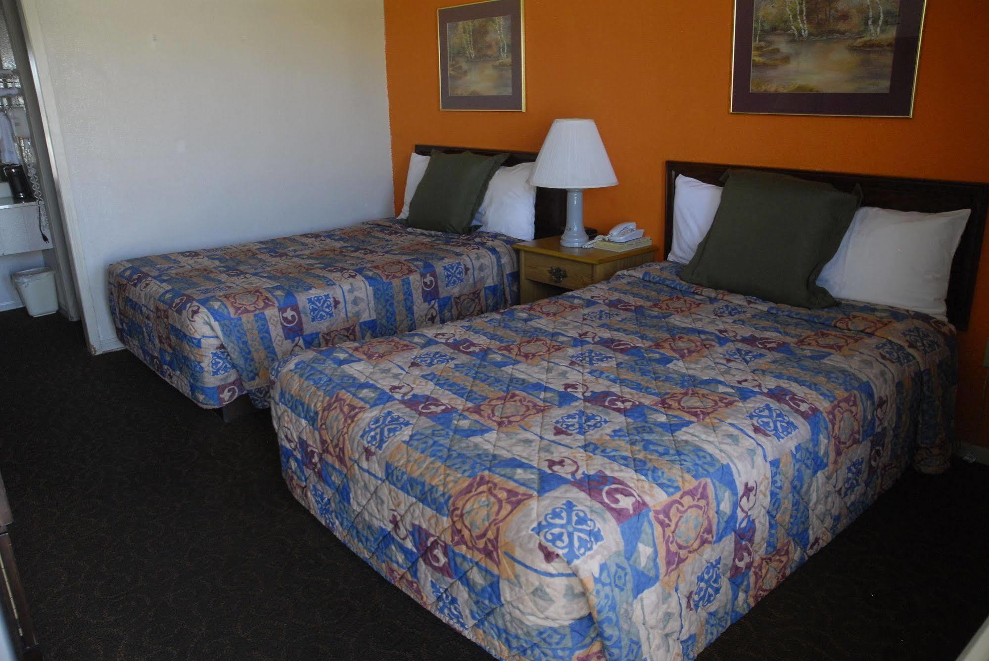 America'S Best Inn And Suites Emporia Kültér fotó