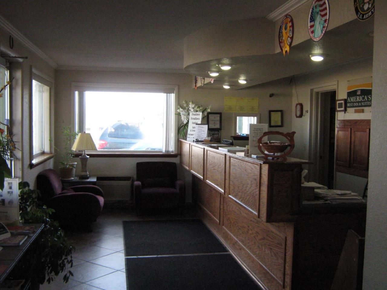 America'S Best Inn And Suites Emporia Kültér fotó