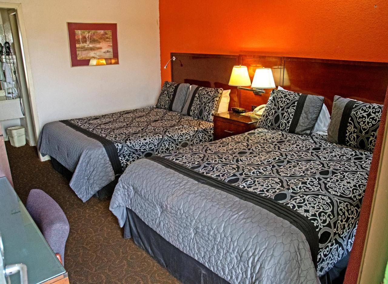 America'S Best Inn And Suites Emporia Kültér fotó